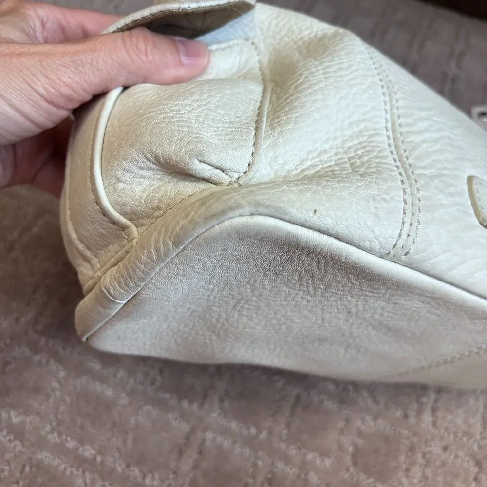 Fossil Cloud White Cargo Hobo Bag Pebbled Leather Cream Purse Zip Up Key Charm